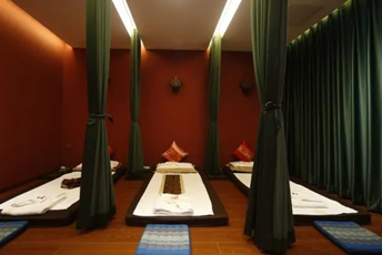 广州天河区泰式按摩的被动瑜伽：当身体被折叠成诗